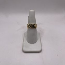 14kt Gold Engagement Style Band w/ Nugget Design