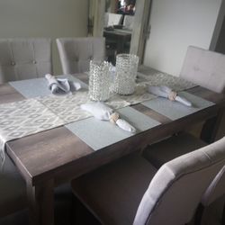 Dining Room Table And 6 Chairs