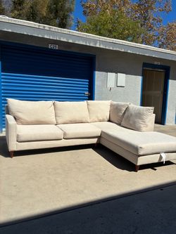 Beige sectional couch 🛻 delivery available🛻