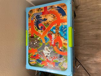 Hot Wheels Monster Trucks Hunt Play Table