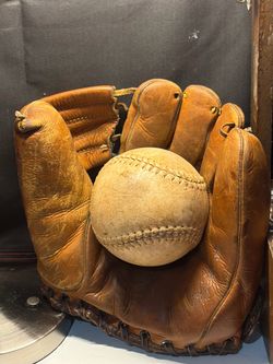 1920 signature Spalding glove and bowl bar find