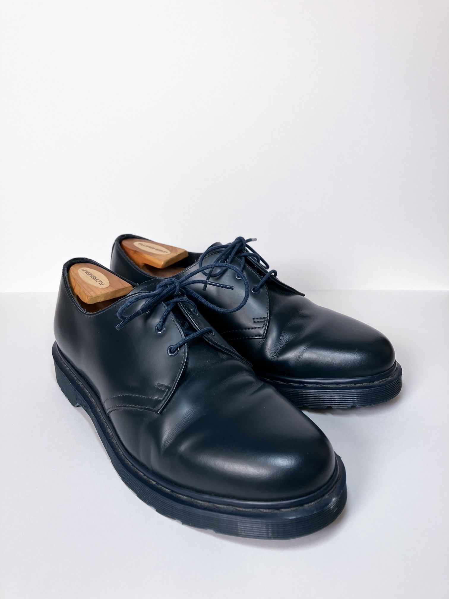 Men’s Dr. Martens Rare Navy Oxford Smooth Leather Shoes, Size 10M 