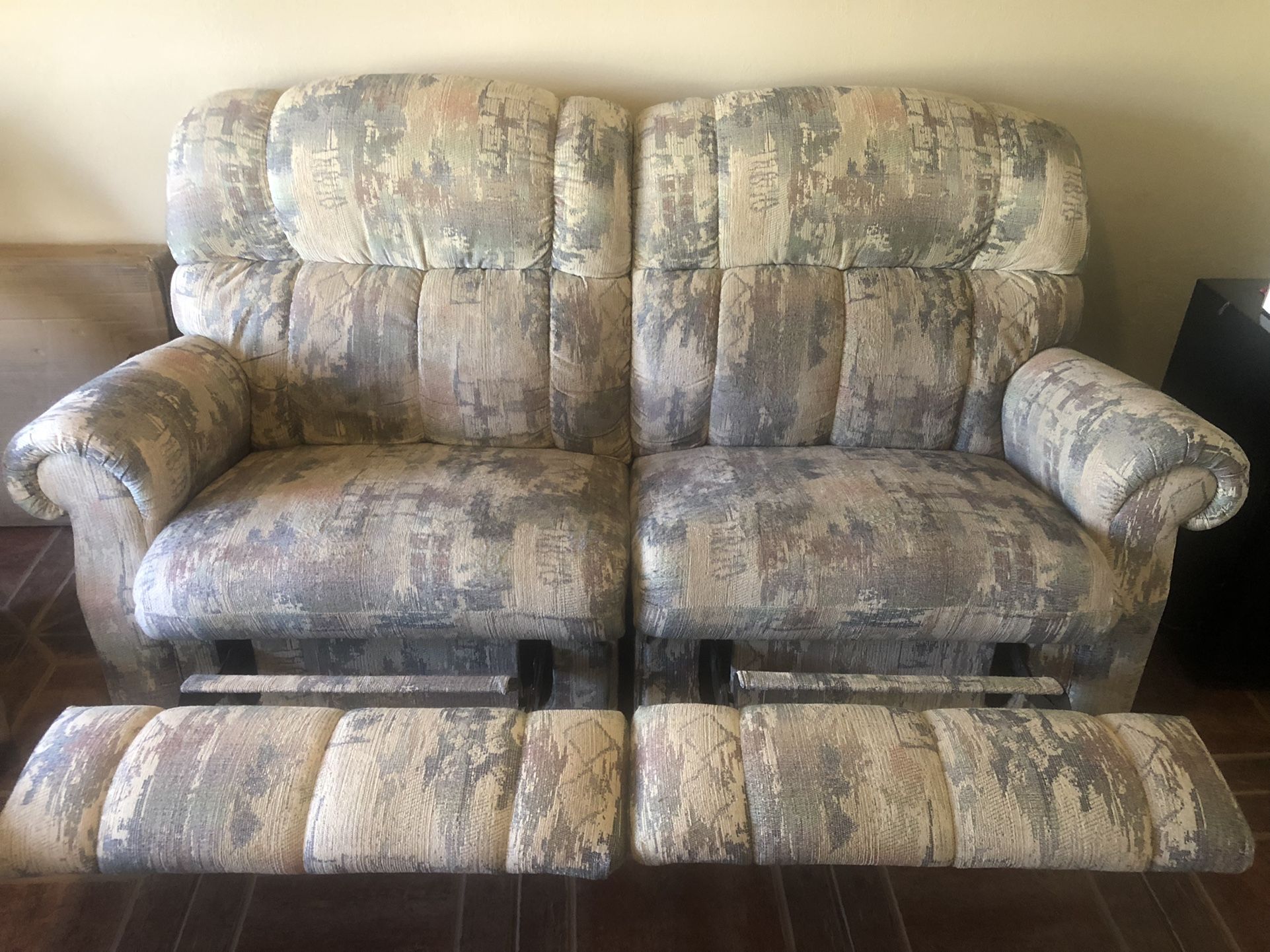 Free 3pc La-z Boy  Recliner Sofa And Chairs