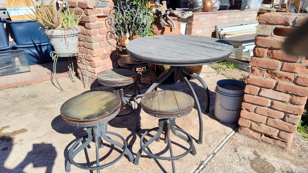 Freeee!! Table And Four Stools Spin For Height Need Restore Resurface DIY Project