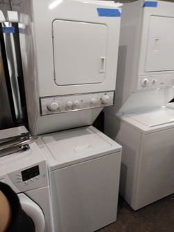 GE stackable 24” washer dryer working perfectly 4 months warranty