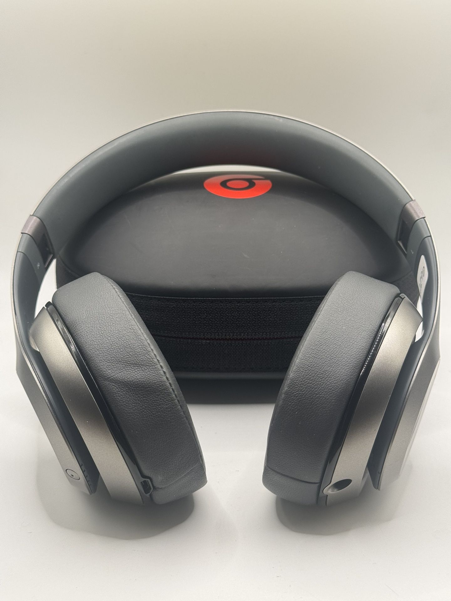 (Authentic) Titanium Beats Studio Bluetooth Wireless Headphones With Noise Canceling #2270