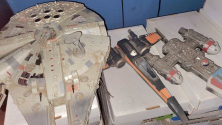 Lot Of Random STAR WARS Space Ships And Vehicle SELLING AS IS FOR PARTS all For All For $200