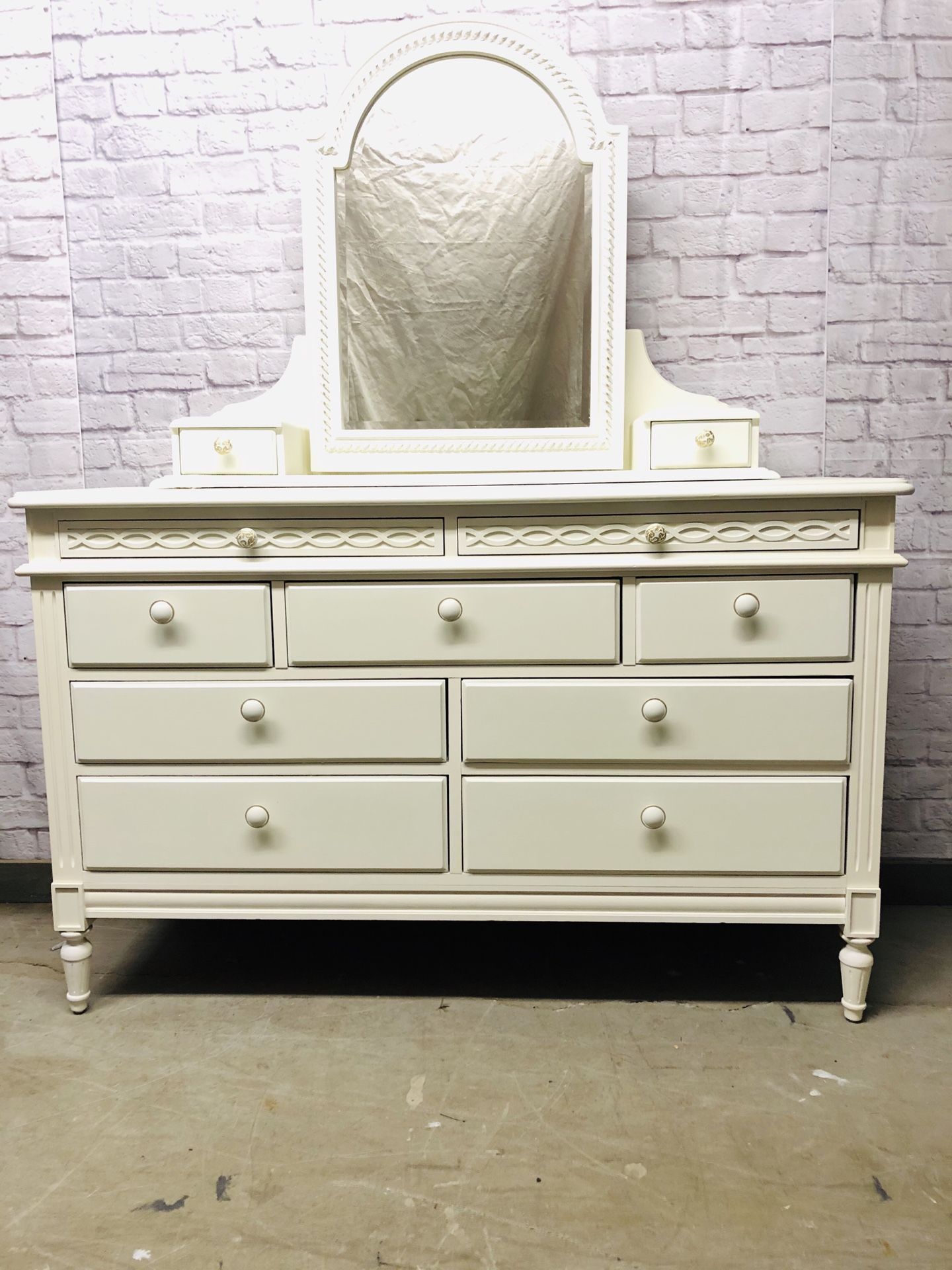 Desk dresser with mirror jewelry case and matching chair