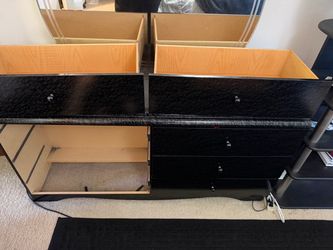Dresser - Free!