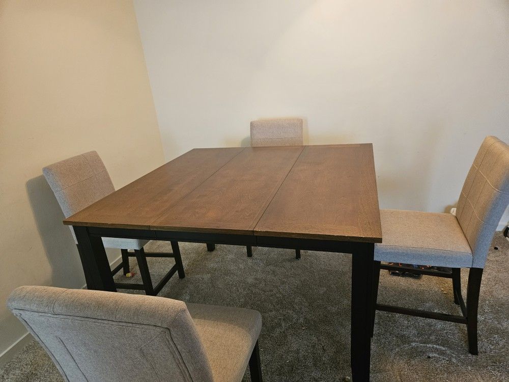 Dining Table Extendable Bar/counter Height Table With 4 Chairs