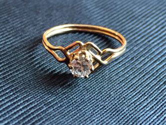 14k solid gold fancy style ring size 4 1/4