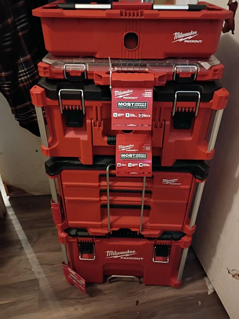 HUSBAlND HOLIDAY SPECIAL!!!! New Milwaukee Pack Out