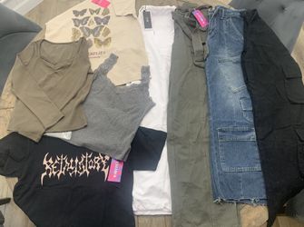 Girl’s/Women’s Emmiol Lot (size Small)