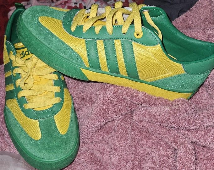 Rare Oregon DUCKS Adidas