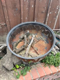 Metal fire pit