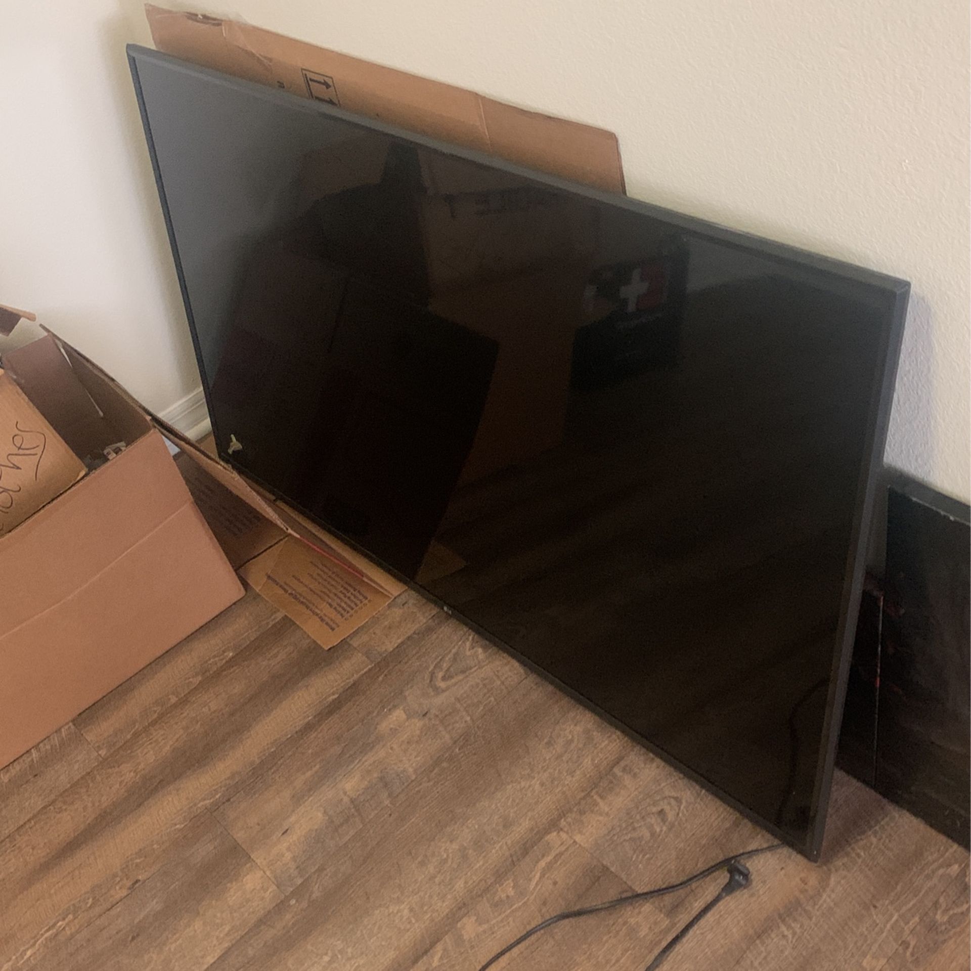 65 Inch Smart Flat Screen tV