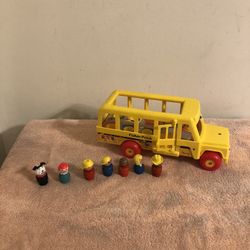 Vintage 1984 Fisher Price Little People Yellow School Bus Complete With People