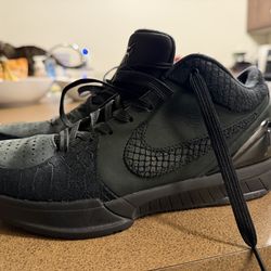 Kobe 4 black mamba size 8
