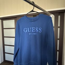 Guess men’s sweater size M