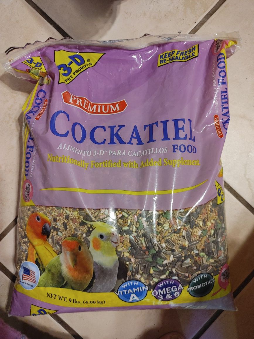 Brand new bag cockatiel food Manteca