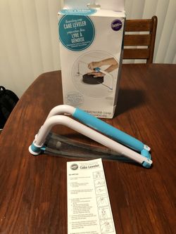 Large cake leveler