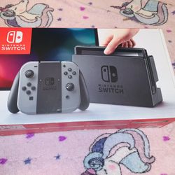 NINTENDO SWITCH SYSTEM WITH 2 GAMES 