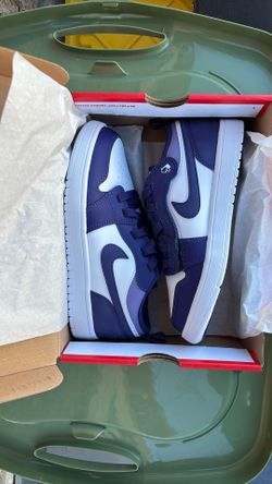40$ NIKE DUNK LOW NEW BOYS SIZE 3Y