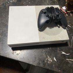 Xbox One S With Wired Controller 