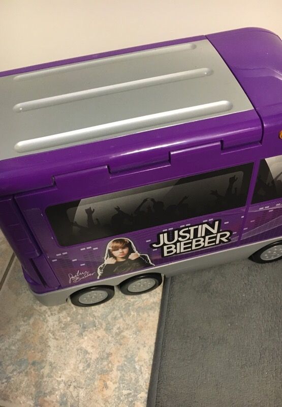 Justin Bieber tour bus