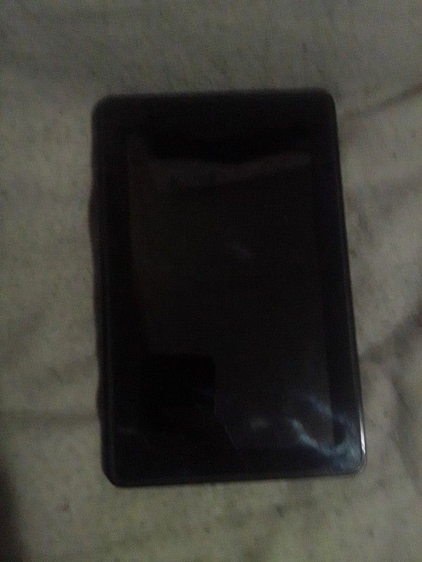 Amazon Kindle Fire 1st Generation D01400 8GB - 7" WI-FI 