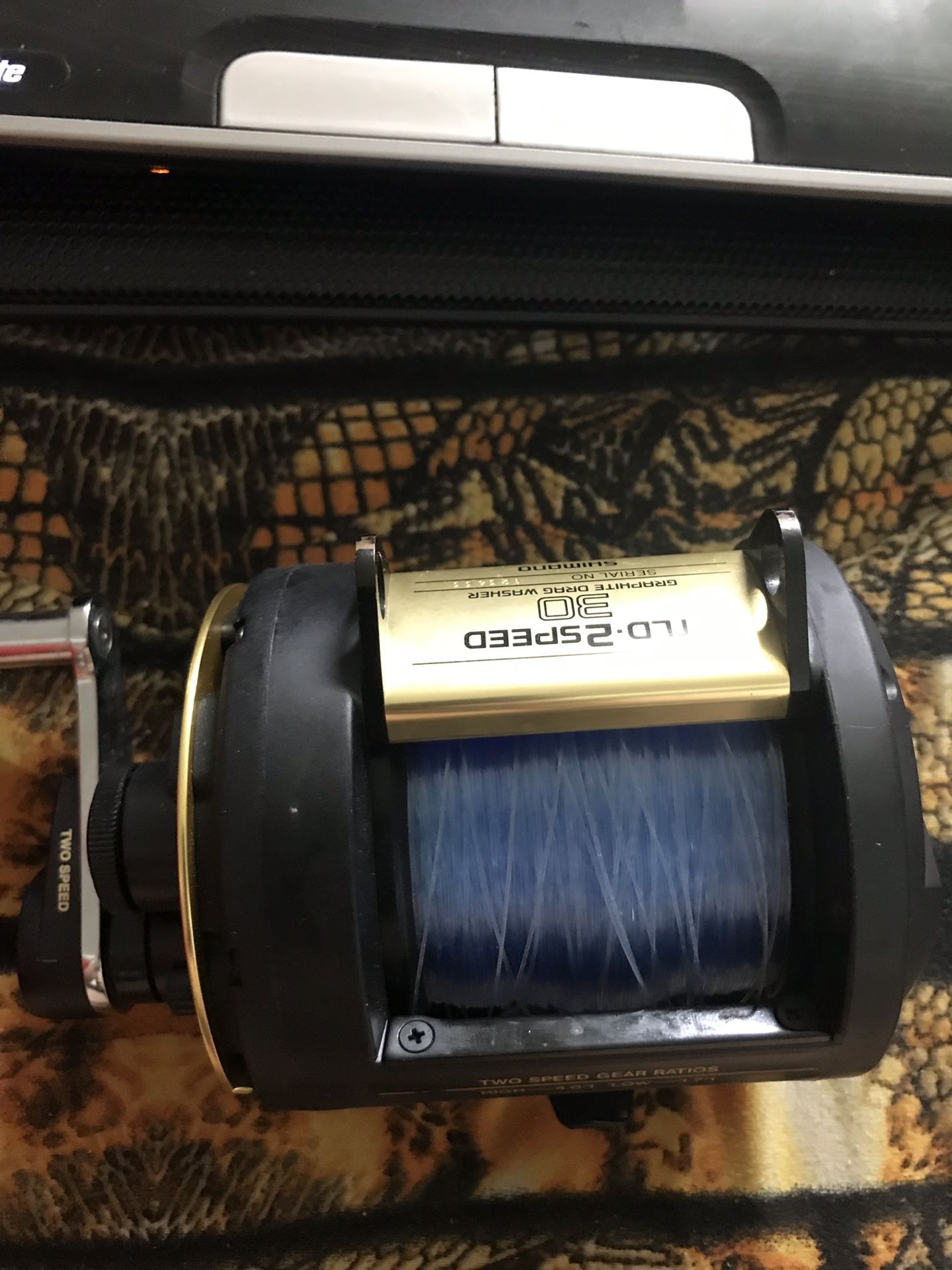 Like new trolling deep sea fishing reel Shimano TLD 2 speed . $150