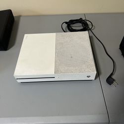 Xbox One S (without controller)