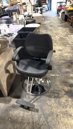 Salon chair