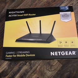 Netgear Nighthawk  R6700 Smart Wi-Fi Router