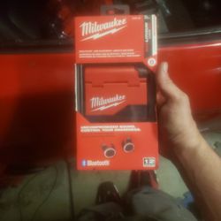 Milwaukee

REDLITHIUM USB Bluetooth Jobsite Ear Buds

