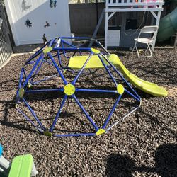 Climbing dome 8 Ft.  W/slide 