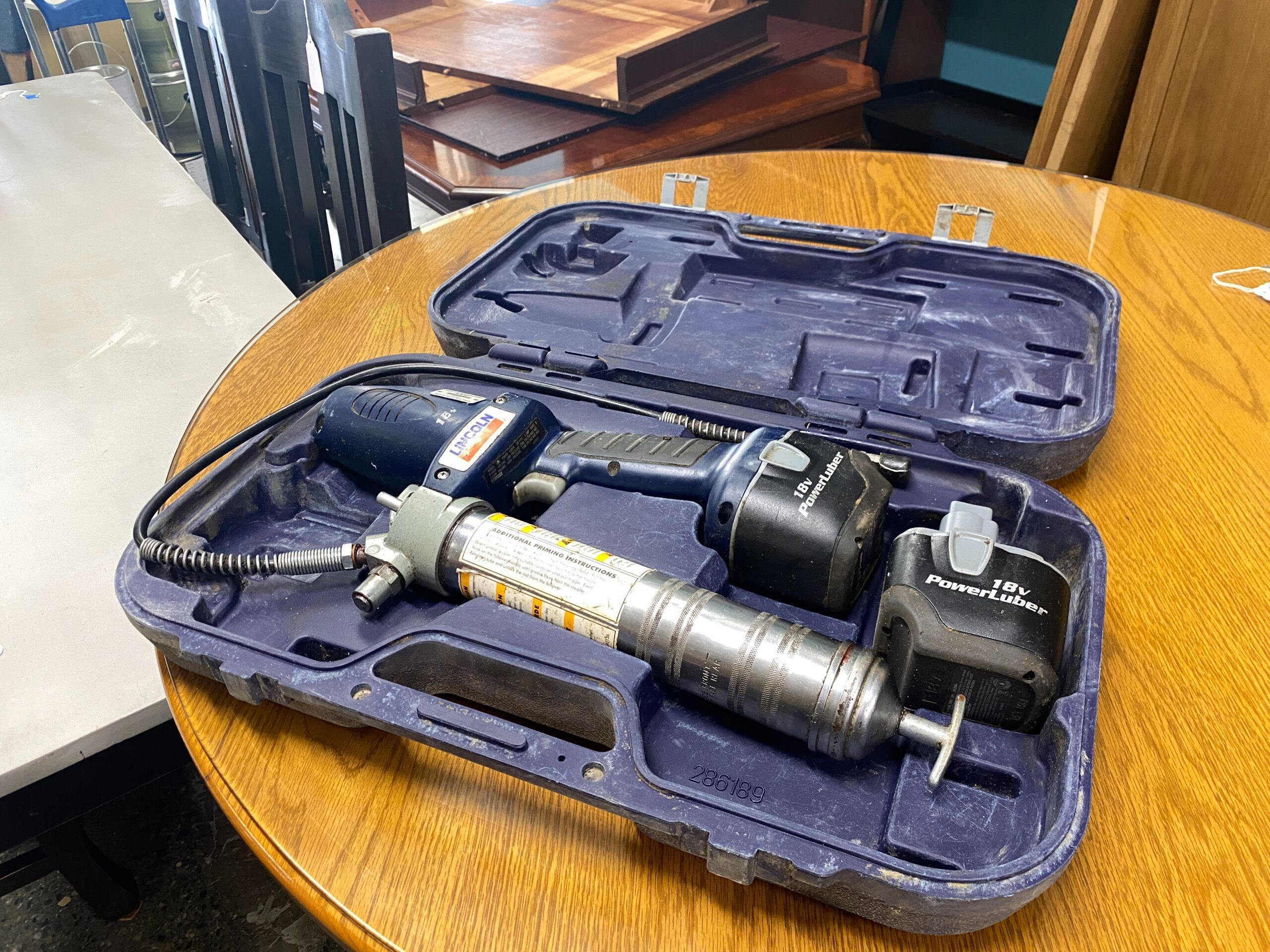 LINCOLN Grease Gun with Battery Model #1800