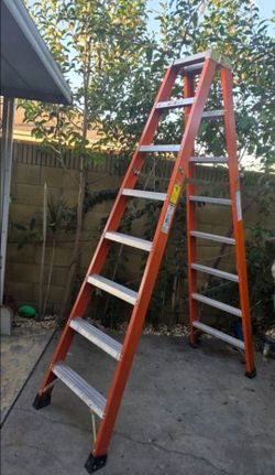8ft Fiberglass A-Frame Step Ladder