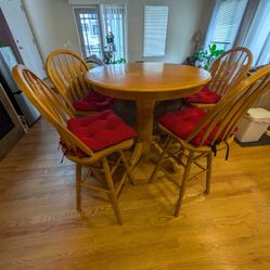 Round Table And Chairs