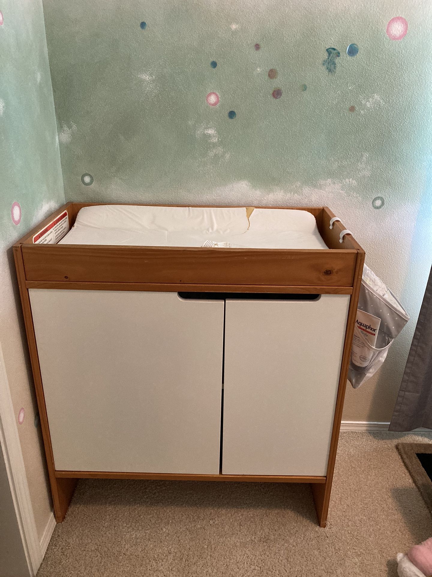 Baby Changing Table And Storage 