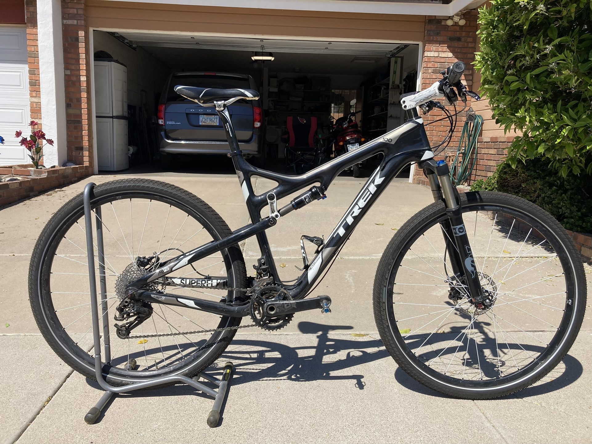 Trek Superfly 100 Dual Suspension Mountain Bike Excellent