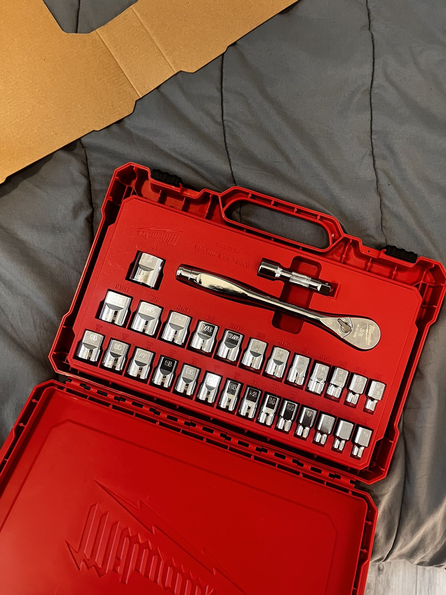 Milwaukee 3/8 Ratchet Set