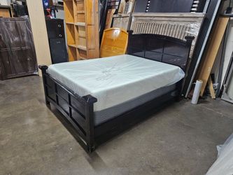 Full bed and mattress