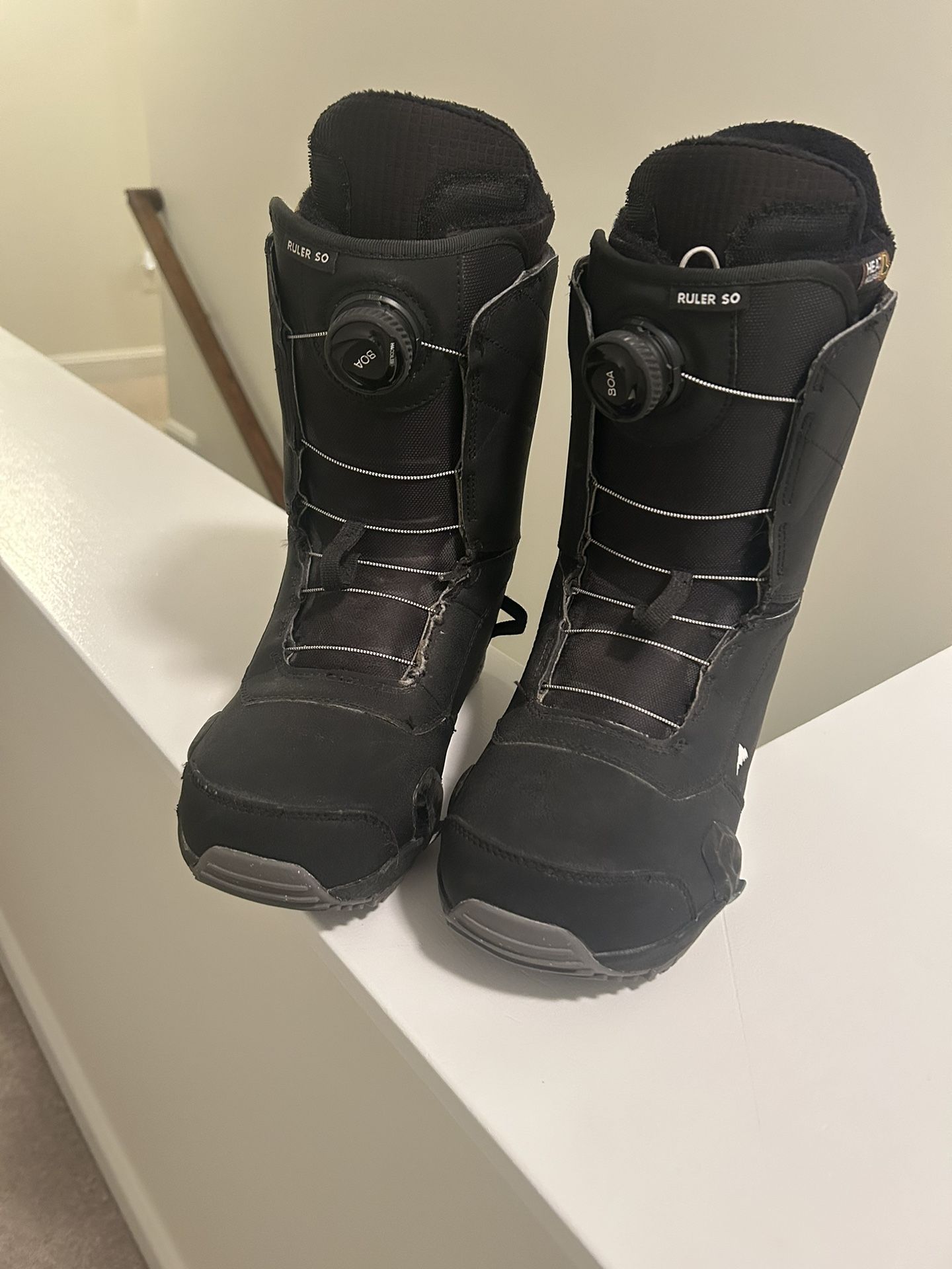Button Step On boots Size 9.5