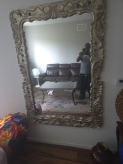 Wall mirror