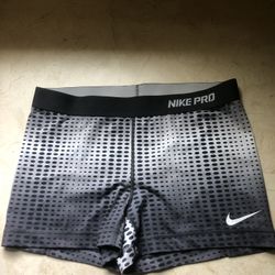 Nike Pro Women’s Athletic Shorts Size L