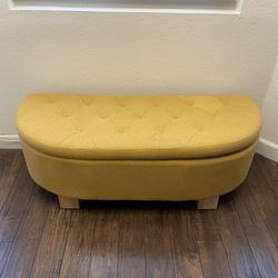 Mint Condition Storage Ottoman Bench 50” L x 20” W x 18” H