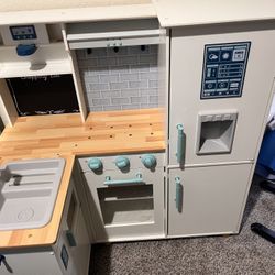 Kids Play Kitchen