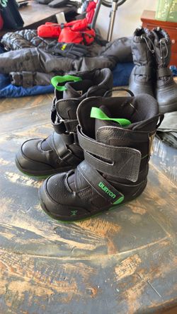 Burton Snowboarding boots kids size 2