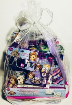 Sofia the First Wagon with 21 Themed Items